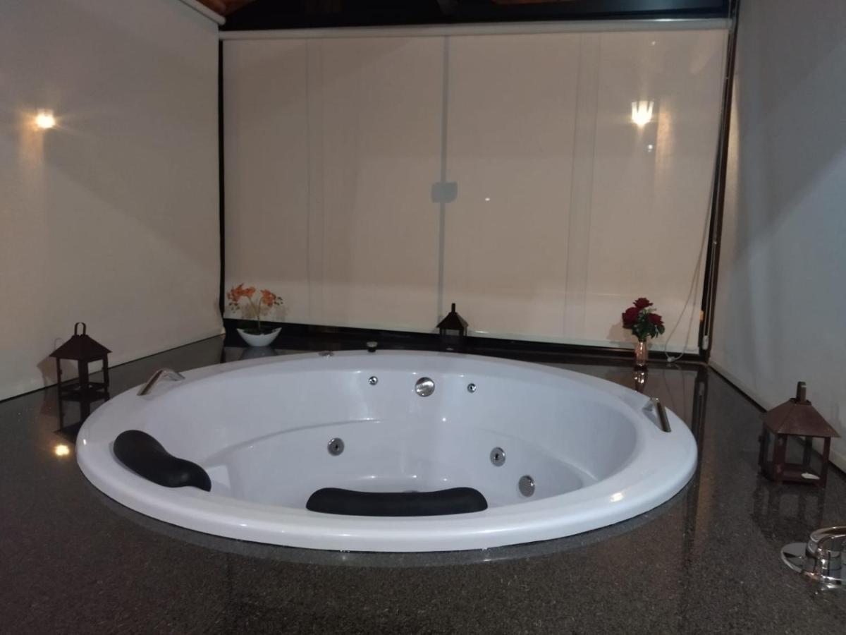 ספוקאי-מירים Chales Xanoti Oferece Conforto E Tranquilidade. מראה חיצוני תמונה