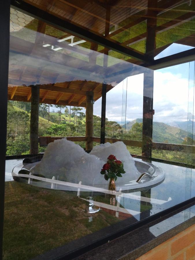 ספוקאי-מירים Chales Xanoti Oferece Conforto E Tranquilidade. מראה חיצוני תמונה